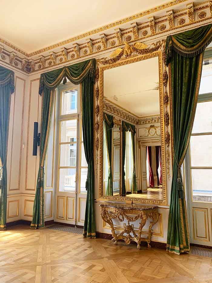 Le salon de l'Aigle de l'hôtel Saint-Florentin, par Skip Moskey
